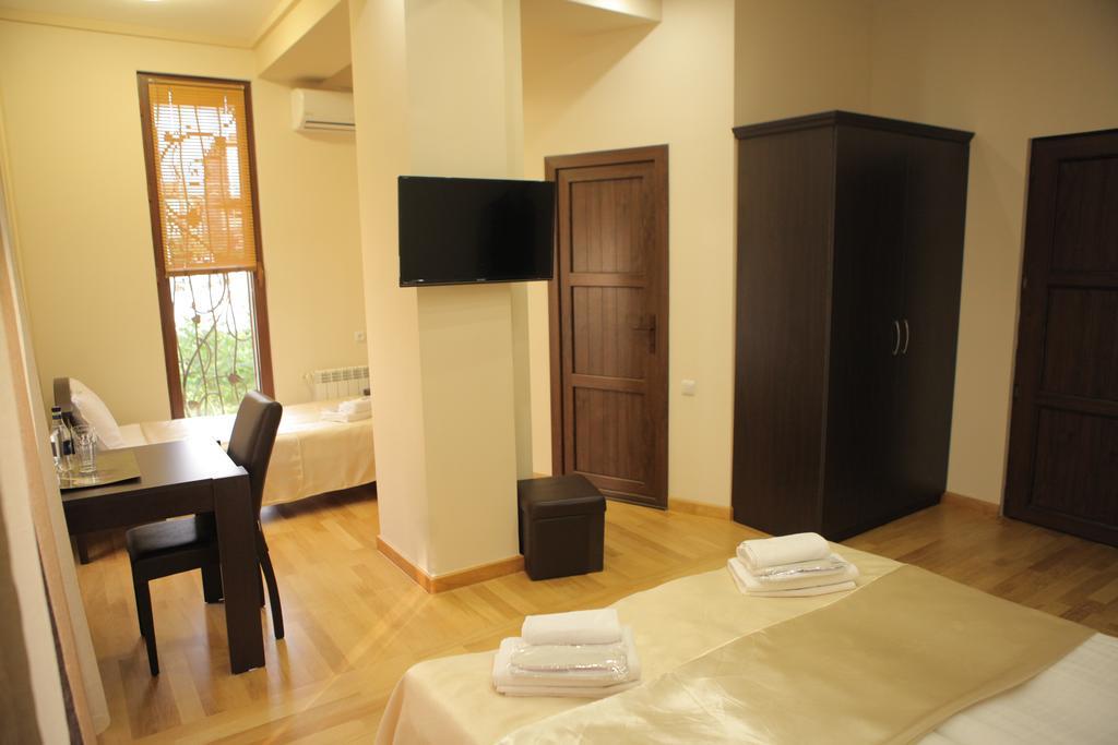יירבאן Daniel Boutique Hotel מראה חיצוני תמונה