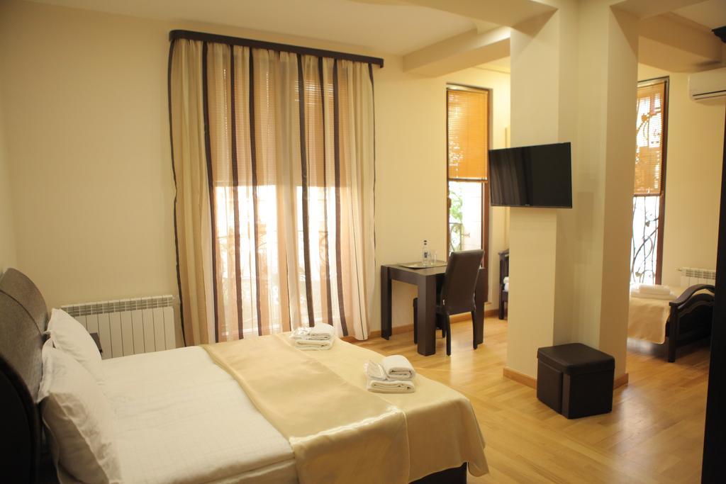 יירבאן Daniel Boutique Hotel מראה חיצוני תמונה