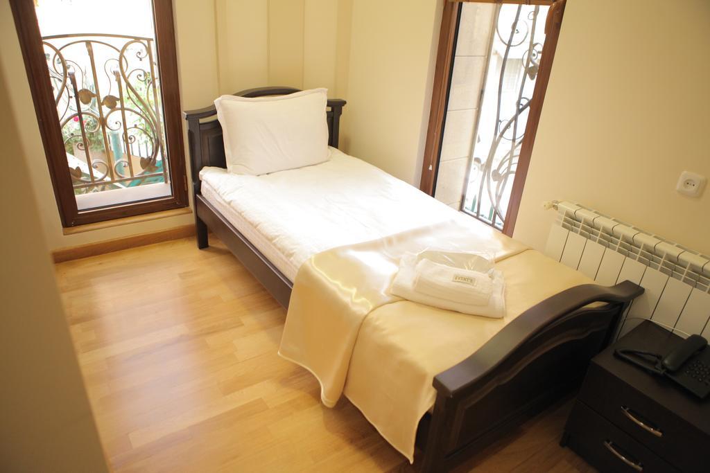 יירבאן Daniel Boutique Hotel מראה חיצוני תמונה